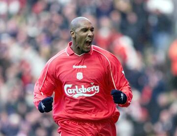 After Real Madrid, Anelka headed to PSG, but his poor performances for the Parisian side prompted his move to Liverpool on loan in 2002. Howver, the Reds were not convinced enough by the Frenchman to take the option of buying him from PSG after his loan s