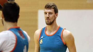 07/11/18 ENTRENAMIENTO REAL MADRID BALONCESTO
 KUZMIC
 
 
 