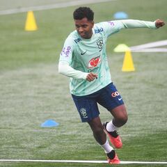 A Rodrygo no le pesa la presión