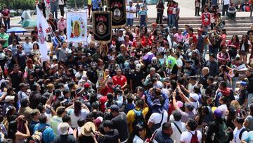 Momento en que arranca la peregrinación de Triple A rumbo a la Basílica de Guadalupe.