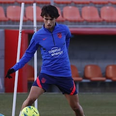 João Félix, a la espera: Simeone ensaya con Correa y Luis Suárez