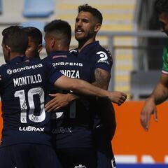 Larrivey se mete en la historia azul