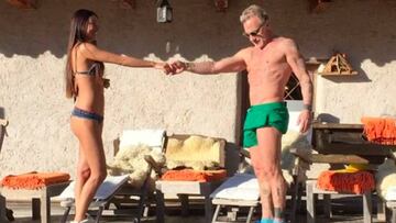 Gianluca Vacchi y su novia bailan al ritmo de “Chantaje” de Shakira. Imágen:
Instagram