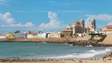 Un jubilado británico se enamora de España, compra un palacio y descubre el ardid al toparse con dos puertas