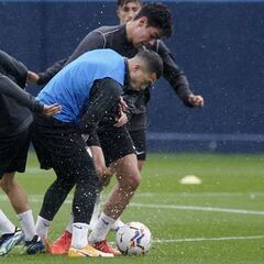 El Málaga busca fórmulas para lograr la continuidad de Yanis