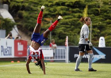 Ludmila celebra uno de sus dos goles. 