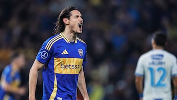 AMDEP4733. BUENOS AIRES (ARGENTINA), 15/08/2024.- Edinson Cavani de Boca celebra un gol este jueves, en el partido de ida de octavos de final de la Copa Sudamericana entre Boca Juniors y Cruzeiro en el estadio La Bombonera en Buenos Aires (Argentina). EFE/ Juan Ignacio Roncoroni