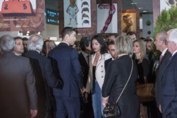 Cristiano, muy feliz en el aeropuerto de Madeira