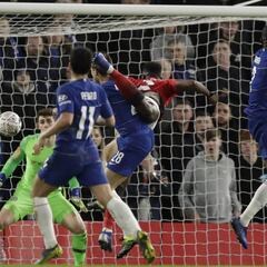 El United y Alexis reviven para eliminar a Chelsea de la FA Cup