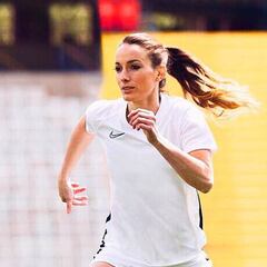 Kosovare Asllani hace un guiño al madridismo, a un día de unirse al CD Tacón-Real Madrid