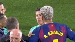 Raphinha, Araújo y Flick claman contra Soto Grado por su arbitraje