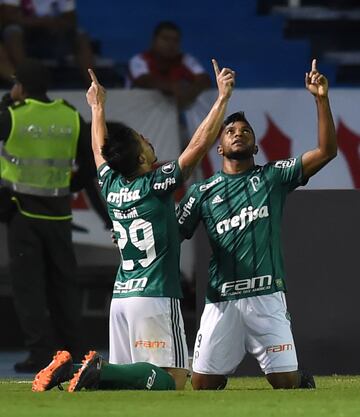 Agradecimiento en la celebración de Borja tras su gol al Junior.