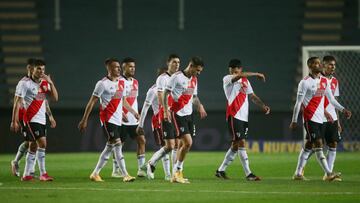 Soccer Football - Copa Argentina - Round of 16 - Boca Juniors v River Plate - Estadio Ciudad de la Plata, Buenos Aires, Argentina - August 4, 2021 River Plate players look dejected after the match Pool via REUTERS/Demian Alday Estevez