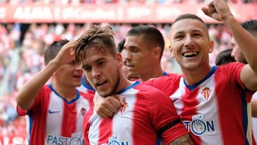 El Sporting celebra su gol.
