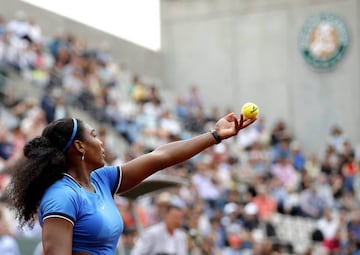 Williams serves up a storm in the French capital