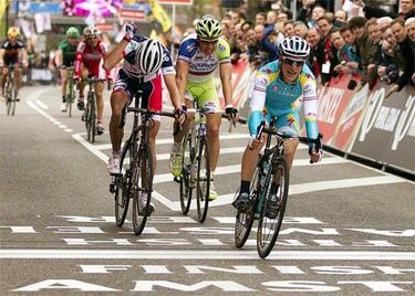 Otro tiro al poste de Freire
