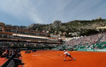Panorámica de la pista durante el partido entre Nikolay Davydenko y Jo-Wilfried Tsonga.