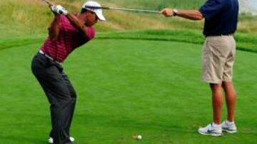 Tiger afina su swing rodeado de 976 bunkers