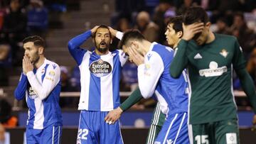 Jugadores del Depor tras la derrota.