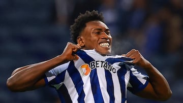 Soccer Football - Primeira Liga - FC Porto v Casa Pia - Estadio do Dragao, Porto, Portugal - December 2, 2024 FC Porto's Samu reacts REUTERS/Pedro Nunes TPX IMAGES OF THE DAY