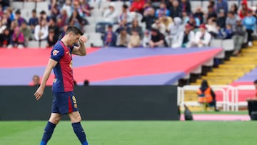 BARCELONA, 19/04/2025.- El delantero del Barcelona Robert Lewandowski durante el partido de la jornada 32 de LaLiga EA Sports que FC Barcelona y Celta de Vigo disputan este sábado en el estadio olímpico Lluís Companys en Barcelona. EFE/Marta Perez