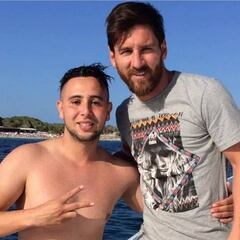 La calurosa bienvenida de Messi a Suli, el joven que nadó hasta su yate