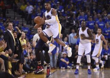 La fiesta del título de los Warriors en su primer partido en el Oracle Arena. Después, triunfo claro ante los Pelicans.