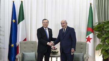 Los primeros ministros de Italia, Mario Draghi, y Argelia, Aimen Benabderram&aacute;n
 16/04/2022