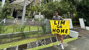 La pareja de valencianistas regresa ya de Singapur