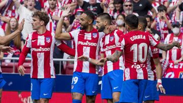 Carrasco y Cunha celebran el 1-0 del Atl&eacute;tico al Espanyol