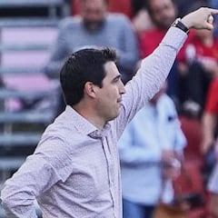 Fiesta final en Vallecas para celebrar que Iraola sigue en el Rayo