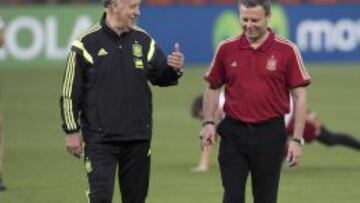 Improvisada cumbre médica por Diego Costa sobre el césped