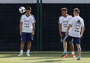 Barcelona 01Junio 2018, Espaa
Previa al Mundial 2018
Entrenamiento de la seleccion Argentina Ciudad Deportiva Joan Gamper, Barcelona.
Cristian Pavon de la Seleccion Argentina, Eduardo Salvio de la Seleccion Argentina y Cristian Ansaldi de la Seleccion Argentina
Foto Ortiz Gustavo