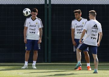 Barcelona 01Junio 2018, Espaa
Previa al Mundial 2018
Entrenamiento de la seleccion Argentina Ciudad Deportiva Joan Gamper, Barcelona.
Cristian Pavon de la Seleccion Argentina, Eduardo Salvio de la Seleccion Argentina y Cristian Ansaldi de la Seleccion Argentina
Foto Ortiz Gustavo
