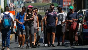 Valparaiso, 26 de enero de 2024
Turistas recorren el cerro Concepcion 
Sebastian Cisternas/Aton Chile