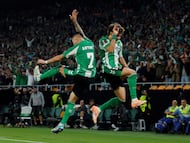 Soccer Football - UEFA Europa League - Real Betis v Olympique Lyonnais - Estadio Benito Villamarin, Seville, Spain - November 6, 2025 Real Betis' Antony celebrates scoring their second goal with Real Betis' Abde Ezzalzouli REUTERS/Marcelo Del Pozo TPX IMAGES OF THE DAY