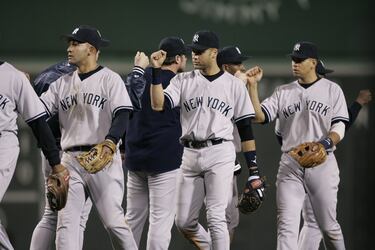 Los Yankees lideraban la serie 3-0 y estaban a un juego de la Serie Mundial. Tuvieron opciones de resolver la eliminatoria, pero el equipo neoyorkino no sentenció y lo terminó pagando caro.