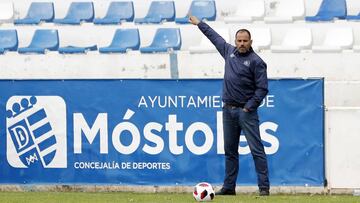 18/04/19 PARTIDO TERCERA DIVISION GRUPO VII MOSTOLES PARLA
SALVA BALLESTA ENTRENADOR