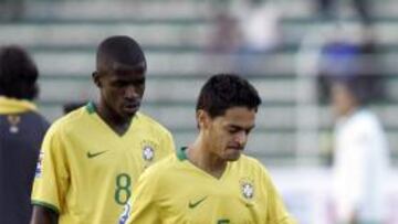 Luisao, con Ramires detrás.