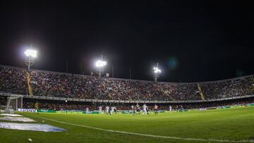 Debido a los impedimentos legales para poder hacer uso del nombre y escudo de los Tiburones Rojos, ya se barajan tres posibilidades para el equipo que jugará en Liga de Expansión.