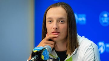 La tenista polaca Iga Swiatek habla en rueda de prensa tras su partido ante Sloane Stephens en el WTA 1.000 de Cincinnati.