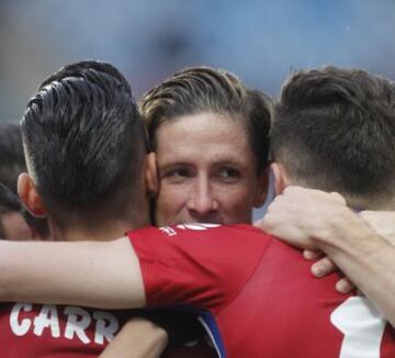 Fernando Torres marca el 0-1.