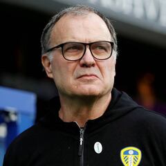 Un hincha del Leeds se tatúa a Marcelo Bielsa en modo "espía"