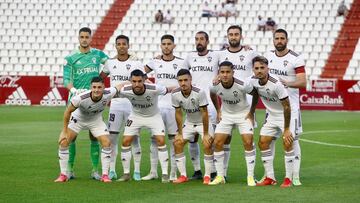 Los jugadores del Albacete Balompié posan antes de un partido de pretemporada.