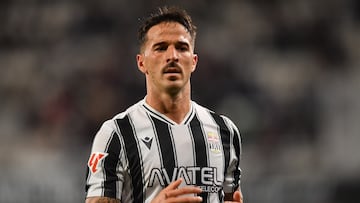 Reina regresó al once y tuvo una destacada actuación ante la SD Huesca.