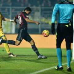 Técnico del Milan le pide a Bacca que tenga más la pelota