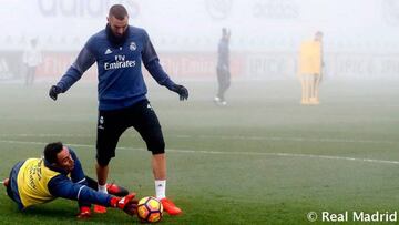 Lucas Vázquez, aún en solitario, ya corre y toca balón