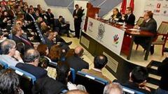 "Pedimos unos Juegos latinos y en español"