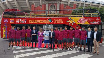 Bus turístico en el Heliodoro