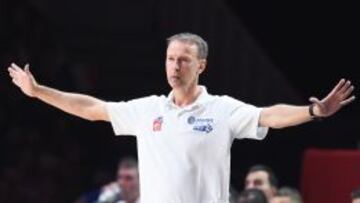 Vincent Collet: "El arbitraje no nos dejó defender a Pau Gasol"